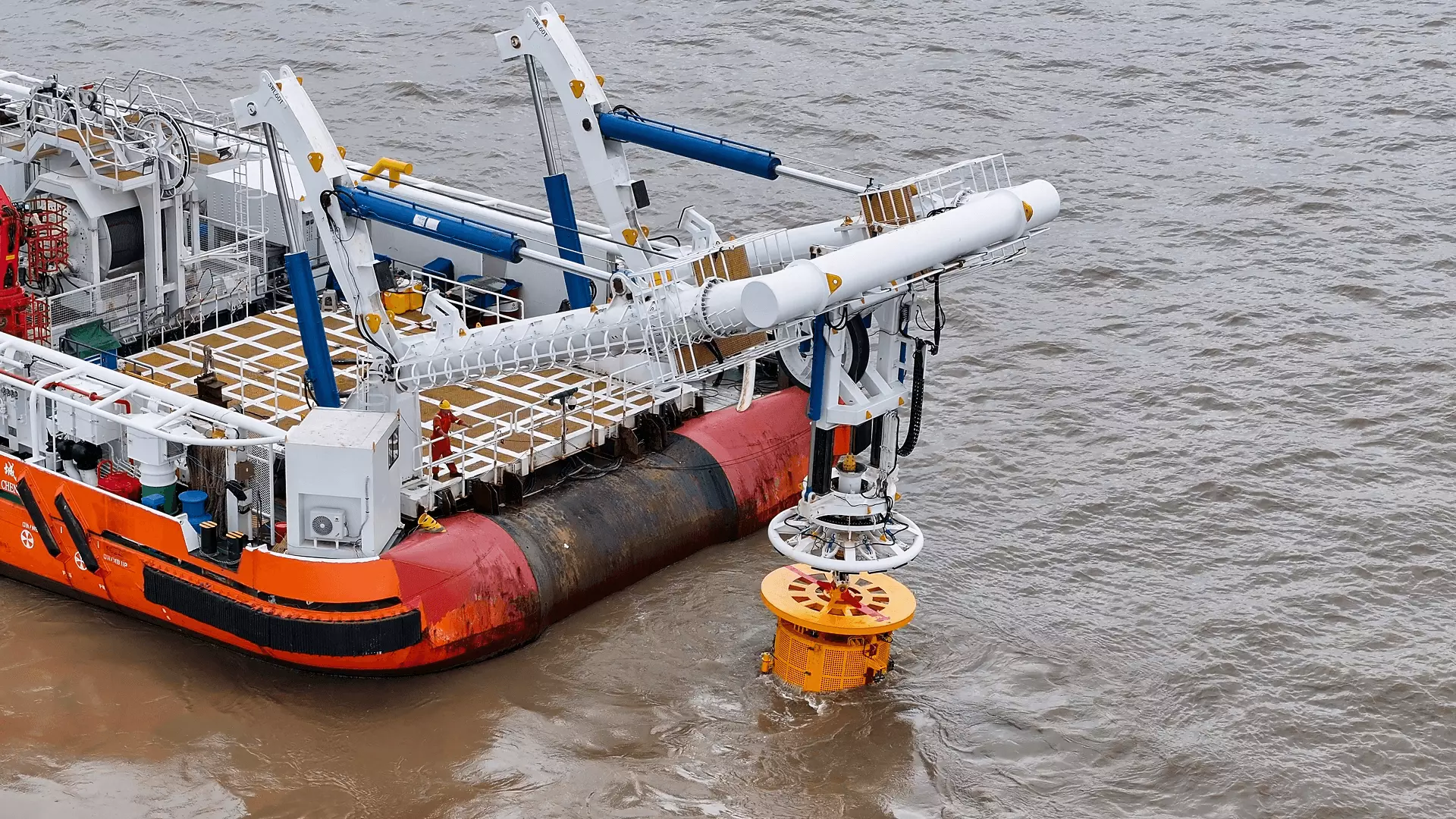 广州打捞局海床整平工程